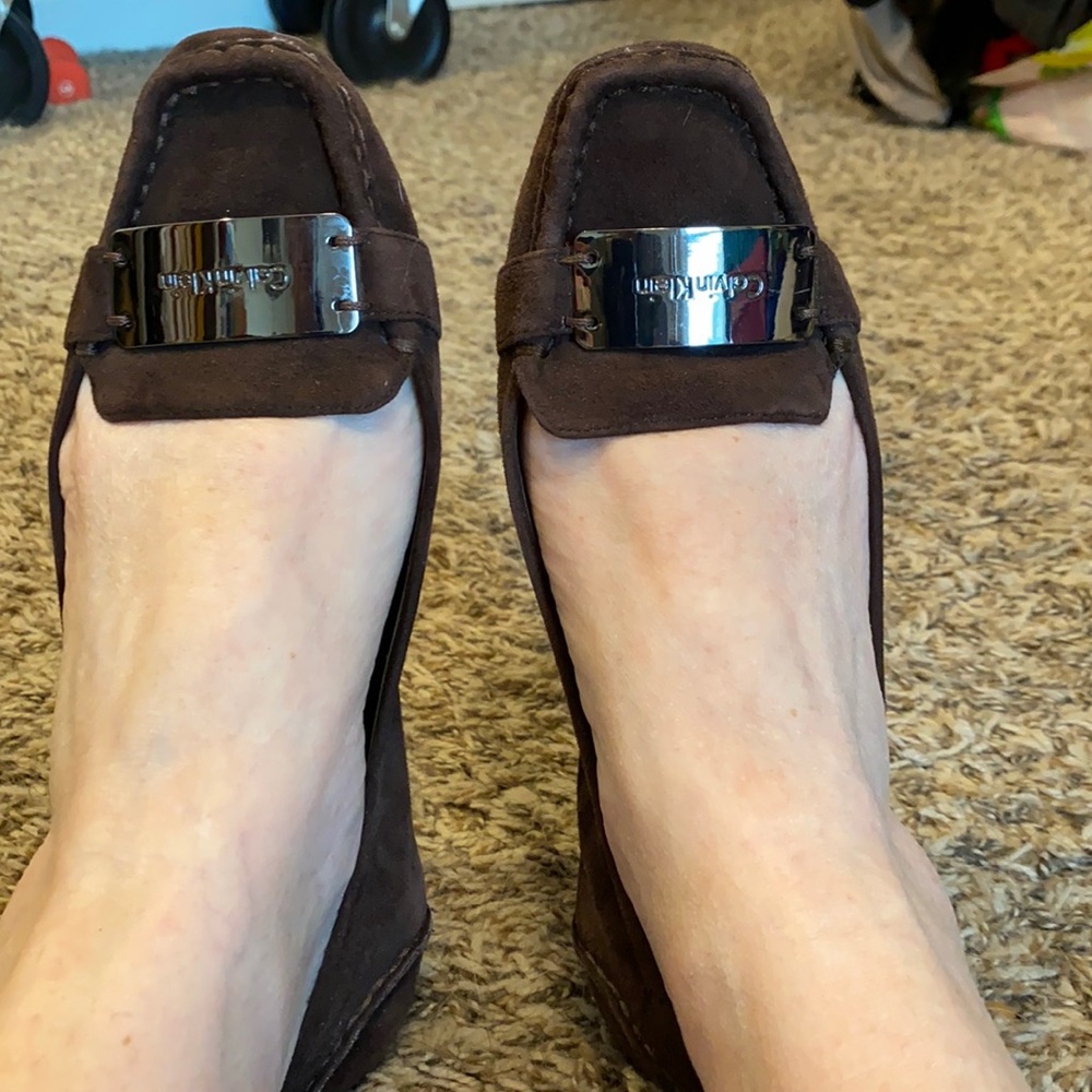 Women’s Calvin Klein women’s brown suede flats shoes, sz 7 - Picture 4 of 14